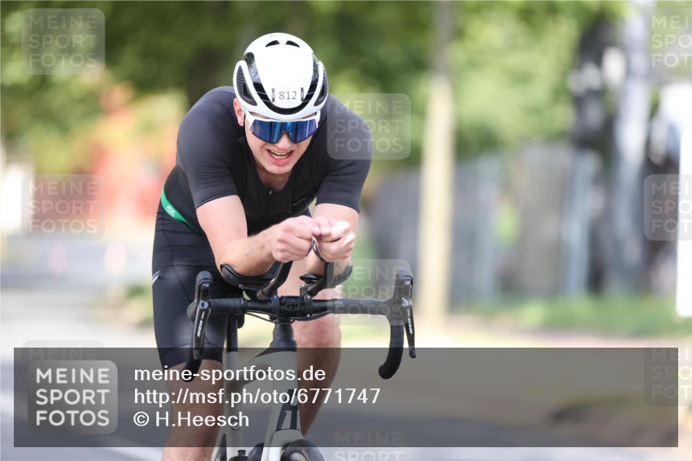11.08.2024 - GEWOBA Citytriathlon Bremen H.Heesch http://msf.ph/oto/6771747 11.08.2024 11:34:25 Radfahren 812 meine-sportfotos.de