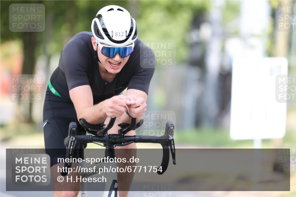 11.08.2024 - GEWOBA Citytriathlon Bremen H.Heesch http://msf.ph/oto/6771754 11.08.2024 11:34:25 Radfahren 812 meine-sportfotos.de