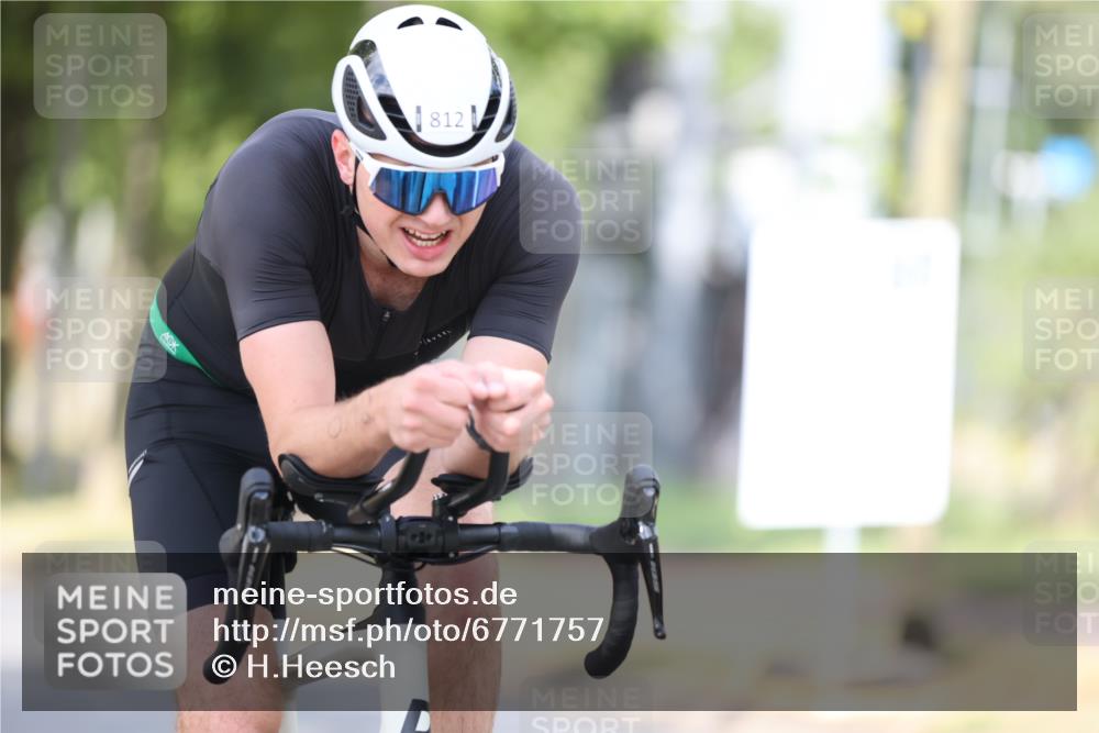 11.08.2024 - GEWOBA Citytriathlon Bremen H.Heesch http://msf.ph/oto/6771757 11.08.2024 11:34:25 Radfahren 812 meine-sportfotos.de