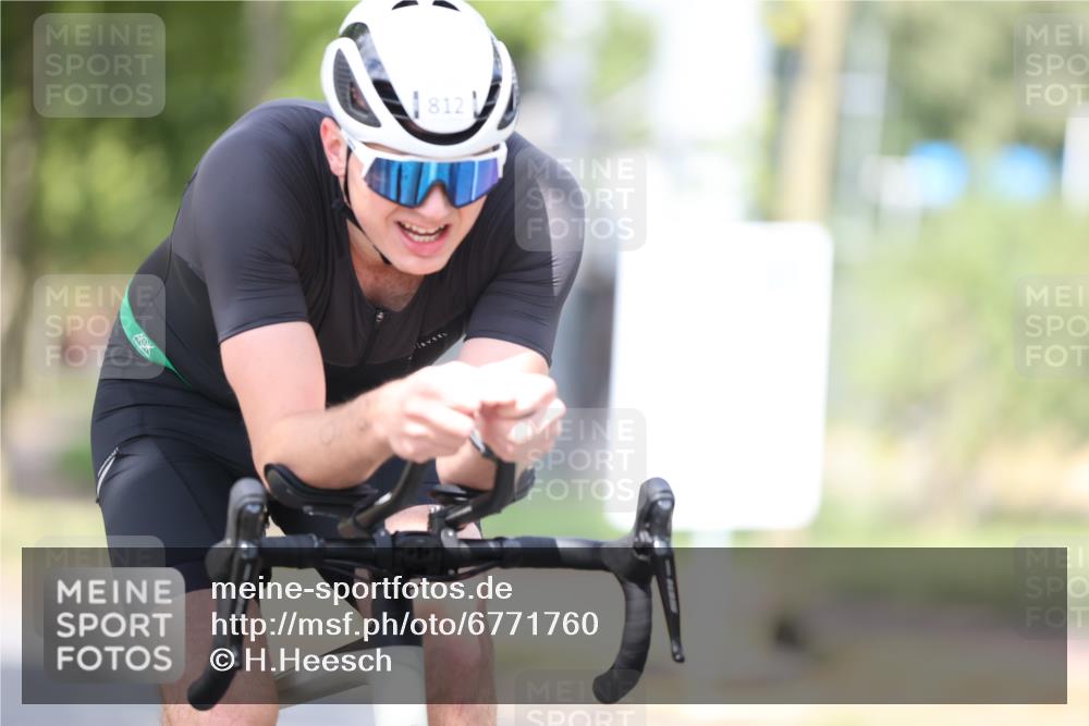11.08.2024 - GEWOBA Citytriathlon Bremen H.Heesch http://msf.ph/oto/6771760 11.08.2024 11:34:25 Radfahren 812 meine-sportfotos.de