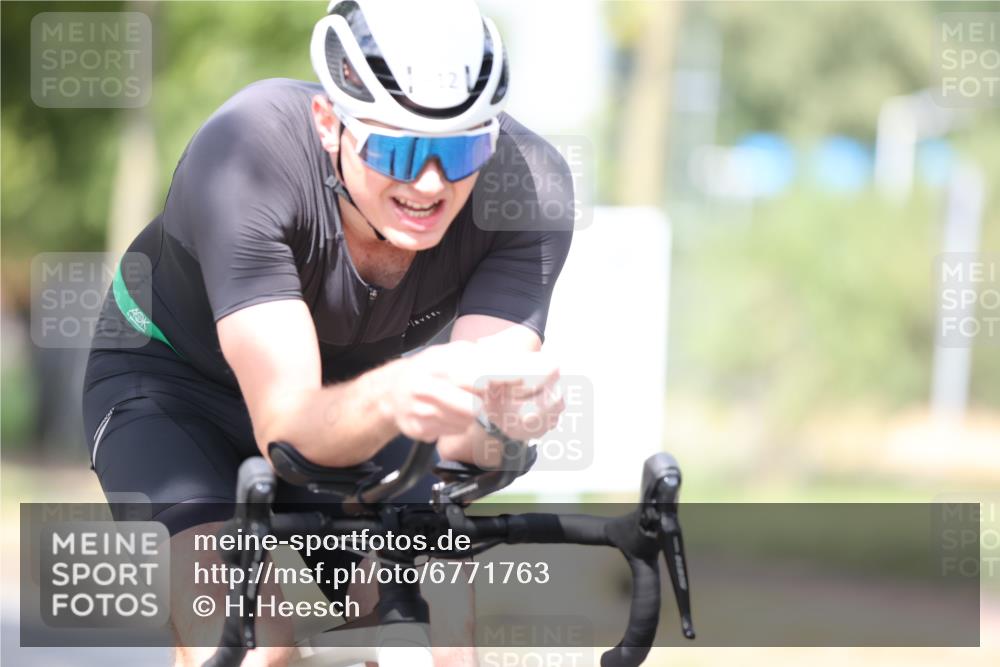 11.08.2024 - GEWOBA Citytriathlon Bremen H.Heesch http://msf.ph/oto/6771763 11.08.2024 11:34:25 Radfahren 812 meine-sportfotos.de