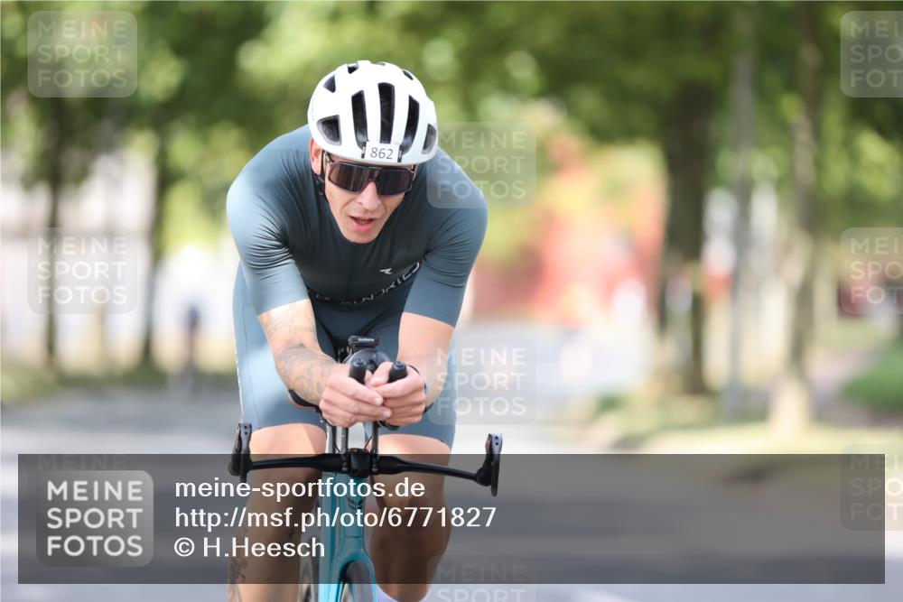 11.08.2024 - GEWOBA Citytriathlon Bremen H.Heesch http://msf.ph/oto/6771827 11.08.2024 11:35:24 Radfahren 817, 862, 934 meine-sportfotos.de