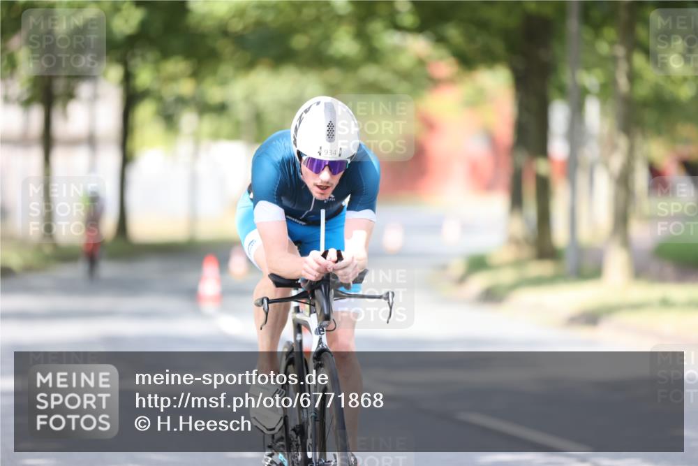 11.08.2024 - GEWOBA Citytriathlon Bremen H.Heesch http://msf.ph/oto/6771868 11.08.2024 11:35:30 Radfahren 817, 862, 934 meine-sportfotos.de