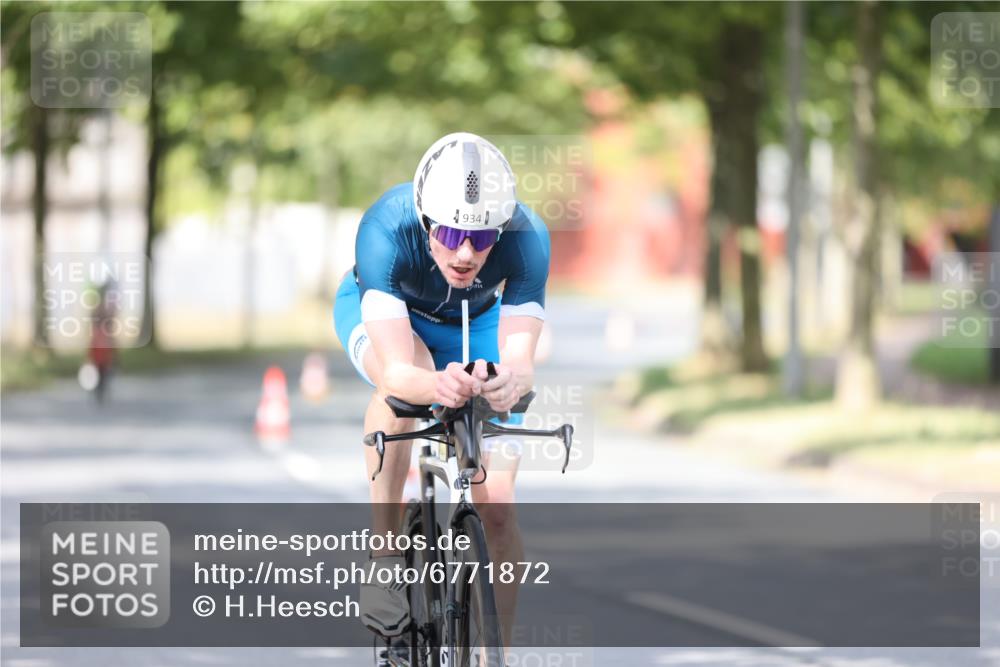 11.08.2024 - GEWOBA Citytriathlon Bremen H.Heesch http://msf.ph/oto/6771872 11.08.2024 11:35:30 Radfahren 817, 862, 934 meine-sportfotos.de