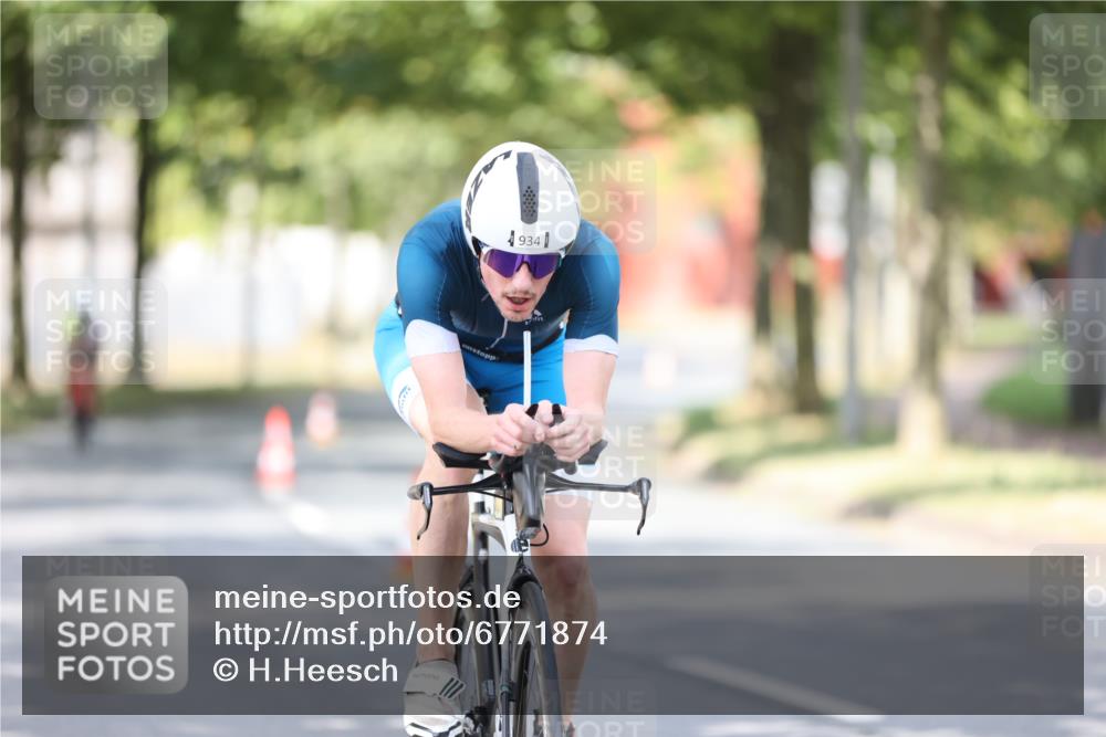 11.08.2024 - GEWOBA Citytriathlon Bremen H.Heesch http://msf.ph/oto/6771874 11.08.2024 11:35:30 Radfahren 817, 862, 934 meine-sportfotos.de