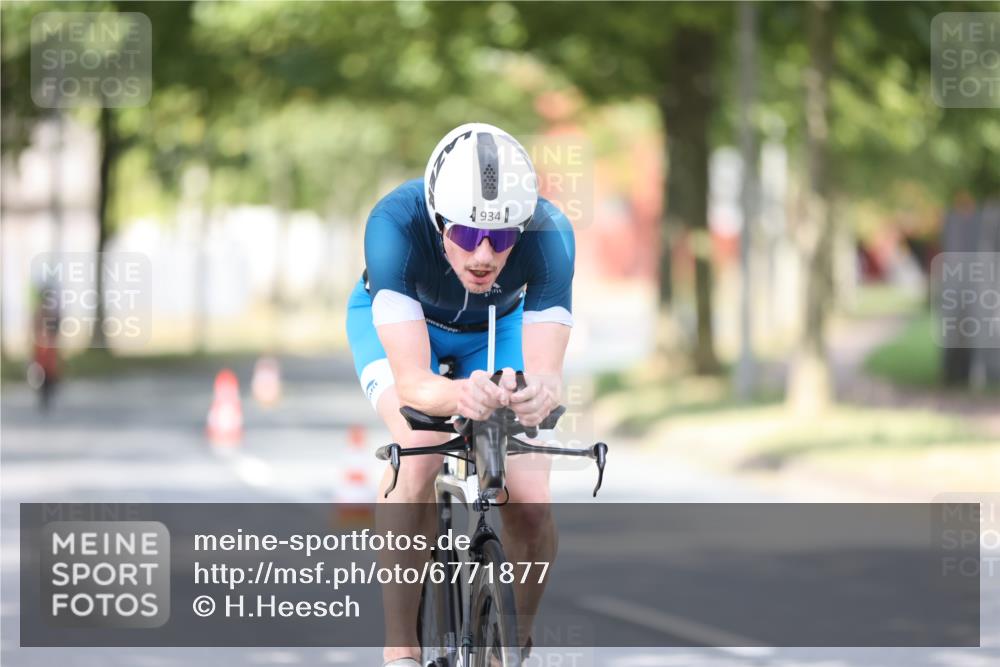 11.08.2024 - GEWOBA Citytriathlon Bremen H.Heesch http://msf.ph/oto/6771877 11.08.2024 11:35:30 Radfahren 817, 862, 934 meine-sportfotos.de
