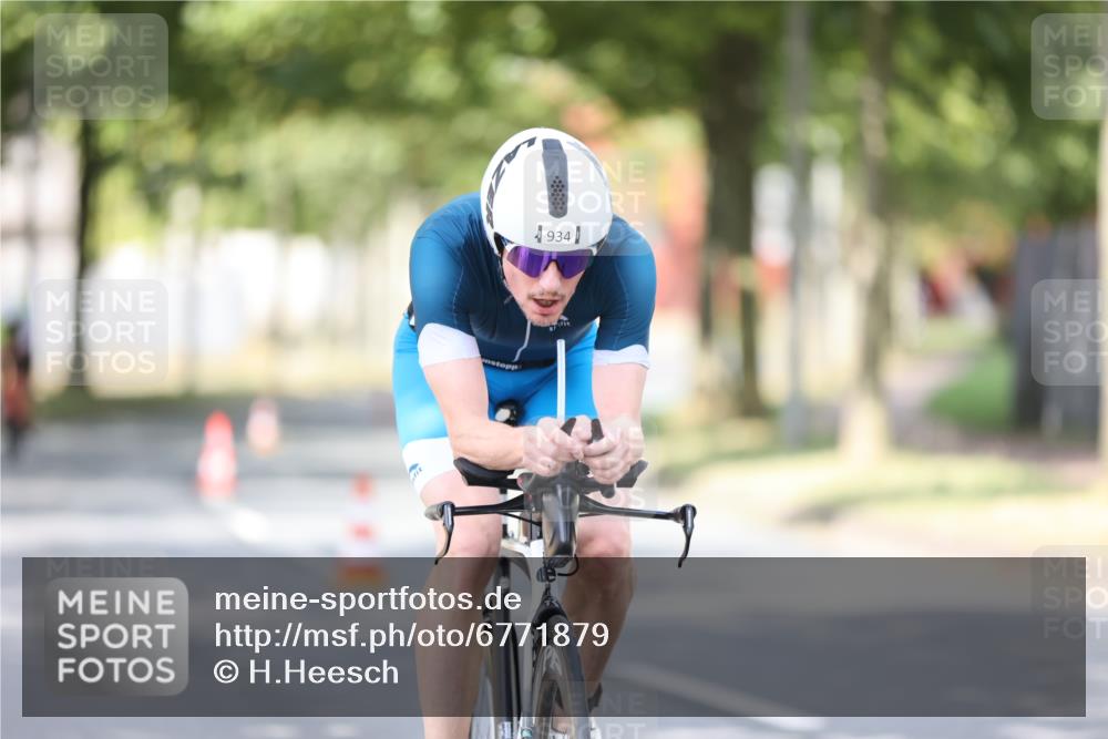 11.08.2024 - GEWOBA Citytriathlon Bremen H.Heesch http://msf.ph/oto/6771879 11.08.2024 11:35:30 Radfahren 817, 862, 934 meine-sportfotos.de