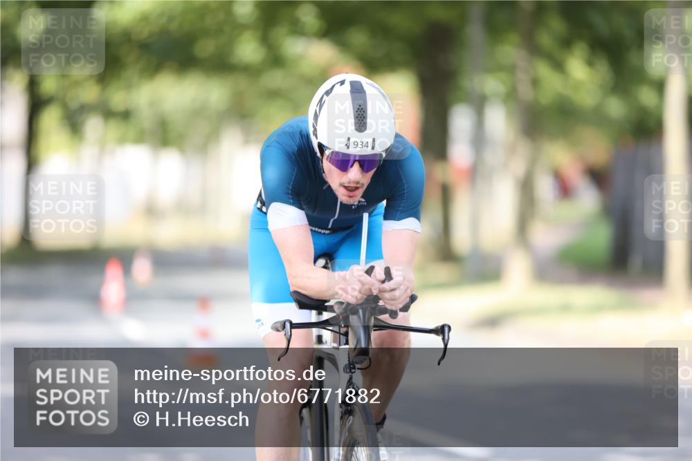 11.08.2024 - GEWOBA Citytriathlon Bremen H.Heesch http://msf.ph/oto/6771882 11.08.2024 11:35:30 Radfahren 817, 862, 934 meine-sportfotos.de