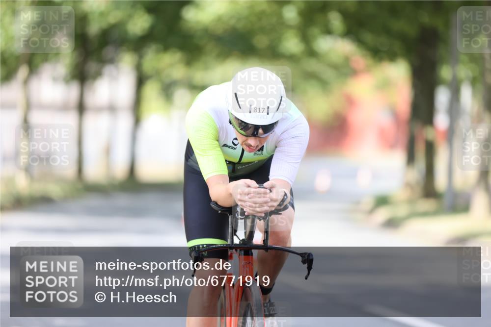 11.08.2024 - GEWOBA Citytriathlon Bremen H.Heesch http://msf.ph/oto/6771919 11.08.2024 11:35:34 Radfahren 817, 862, 934 meine-sportfotos.de