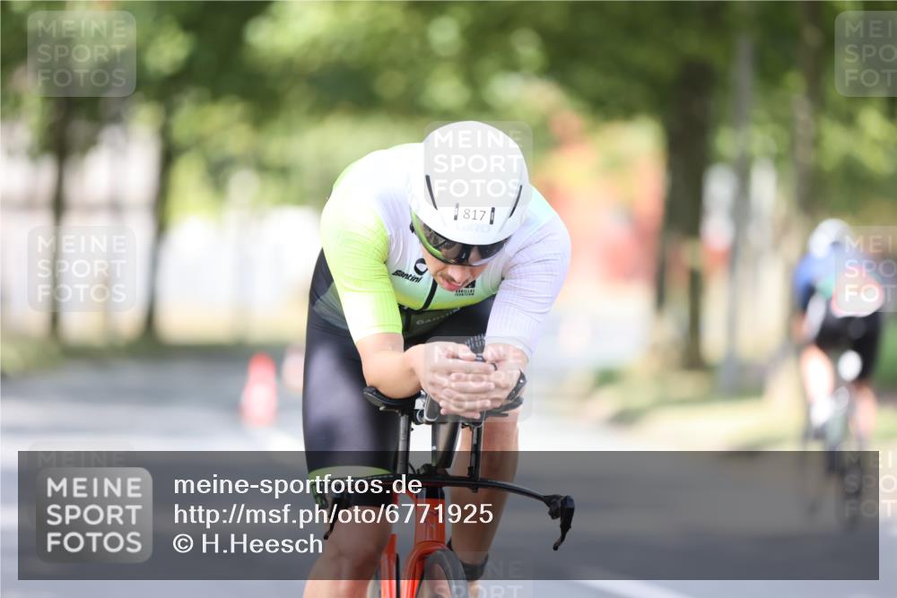 11.08.2024 - GEWOBA Citytriathlon Bremen H.Heesch http://msf.ph/oto/6771925 11.08.2024 11:35:35 Radfahren 817, 862, 934 meine-sportfotos.de