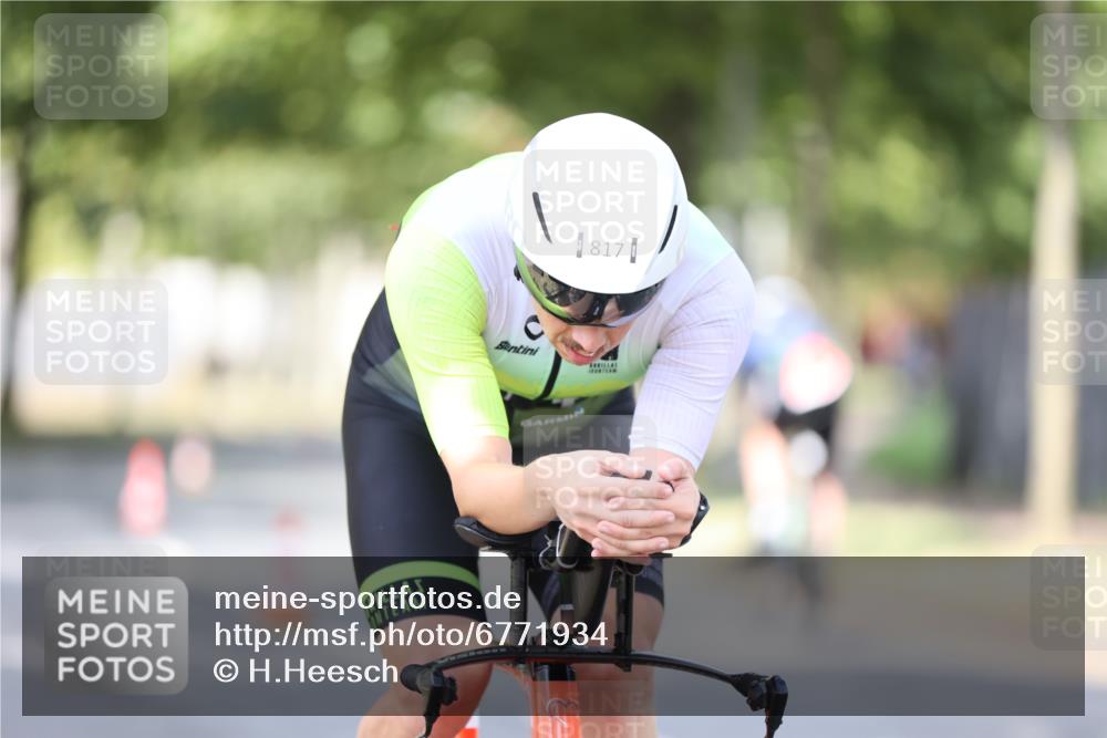 11.08.2024 - GEWOBA Citytriathlon Bremen H.Heesch http://msf.ph/oto/6771934 11.08.2024 11:35:35 Radfahren 817, 862, 934 meine-sportfotos.de