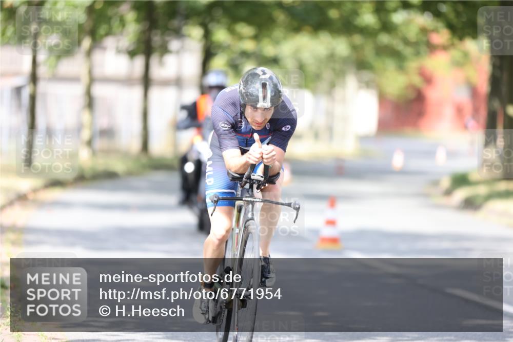 11.08.2024 - GEWOBA Citytriathlon Bremen H.Heesch http://msf.ph/oto/6771954 11.08.2024 11:35:50 Radfahren 783 meine-sportfotos.de