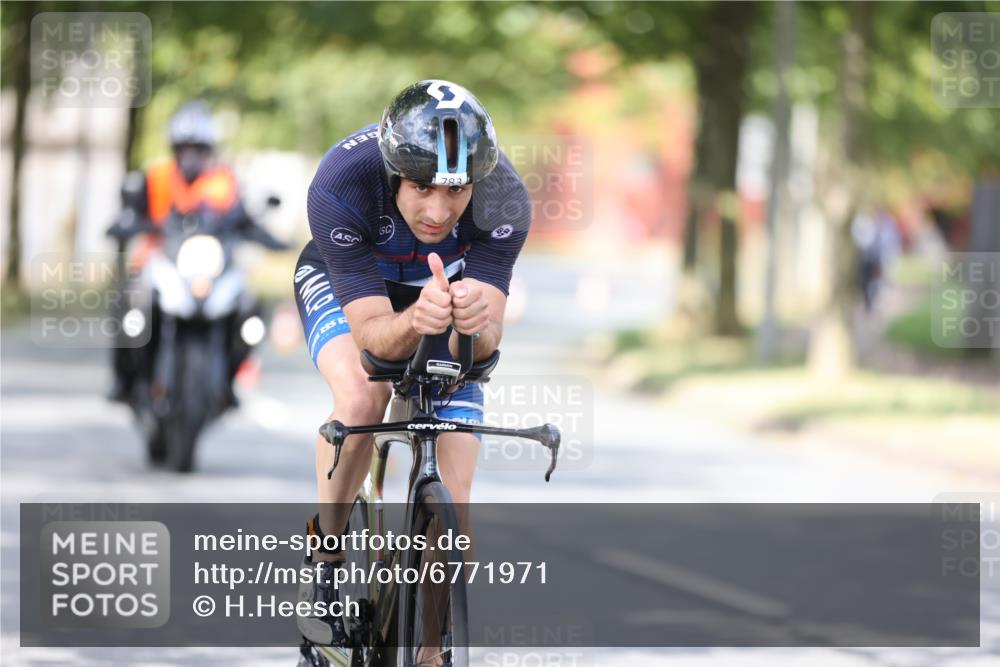 11.08.2024 - GEWOBA Citytriathlon Bremen H.Heesch http://msf.ph/oto/6771971 11.08.2024 11:35:50 Radfahren 783 meine-sportfotos.de