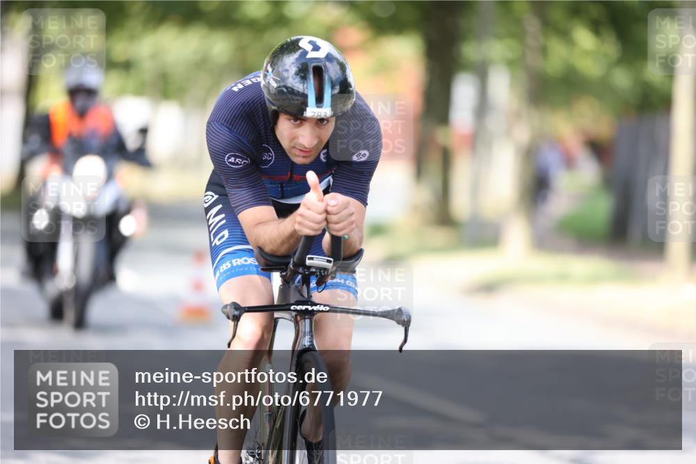 11.08.2024 - GEWOBA Citytriathlon Bremen H.Heesch http://msf.ph/oto/6771977 11.08.2024 11:35:50 Radfahren 783 meine-sportfotos.de
