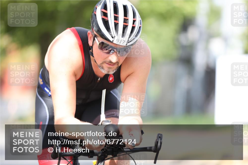 11.08.2024 - GEWOBA Citytriathlon Bremen H.Heesch http://msf.ph/oto/6772124 11.08.2024 11:36:37 Radfahren 794, 818, 917 meine-sportfotos.de
