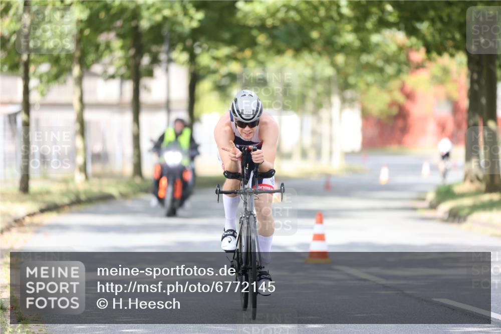 11.08.2024 - GEWOBA Citytriathlon Bremen H.Heesch http://msf.ph/oto/6772145 11.08.2024 11:36:49 Radfahren 794, 917 meine-sportfotos.de