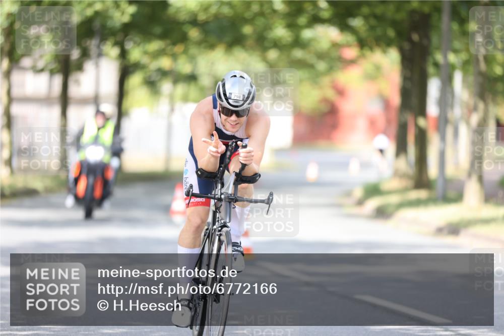 11.08.2024 - GEWOBA Citytriathlon Bremen H.Heesch http://msf.ph/oto/6772166 11.08.2024 11:36:49 Radfahren 794, 917 meine-sportfotos.de