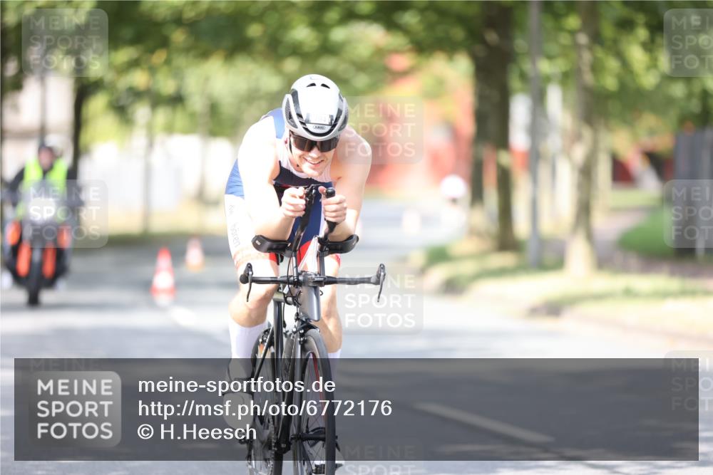 11.08.2024 - GEWOBA Citytriathlon Bremen H.Heesch http://msf.ph/oto/6772176 11.08.2024 11:36:49 Radfahren 794, 917 meine-sportfotos.de