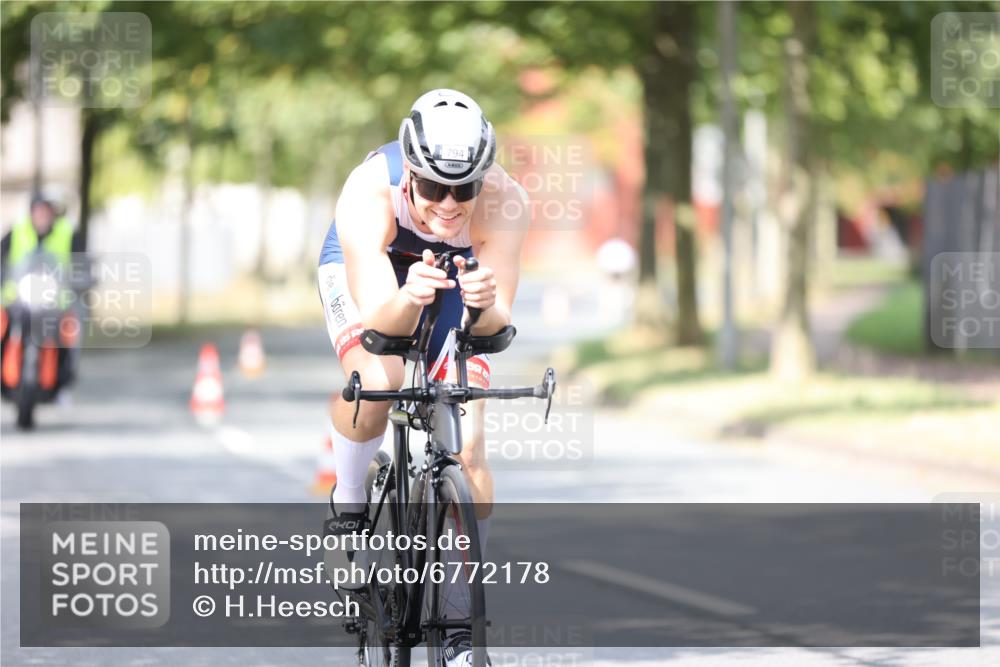11.08.2024 - GEWOBA Citytriathlon Bremen H.Heesch http://msf.ph/oto/6772178 11.08.2024 11:36:49 Radfahren 794, 917 meine-sportfotos.de