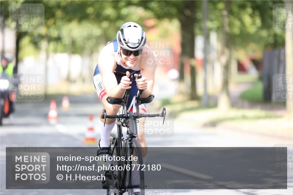 11.08.2024 - GEWOBA Citytriathlon Bremen H.Heesch http://msf.ph/oto/6772180 11.08.2024 11:36:49 Radfahren 794, 917 meine-sportfotos.de