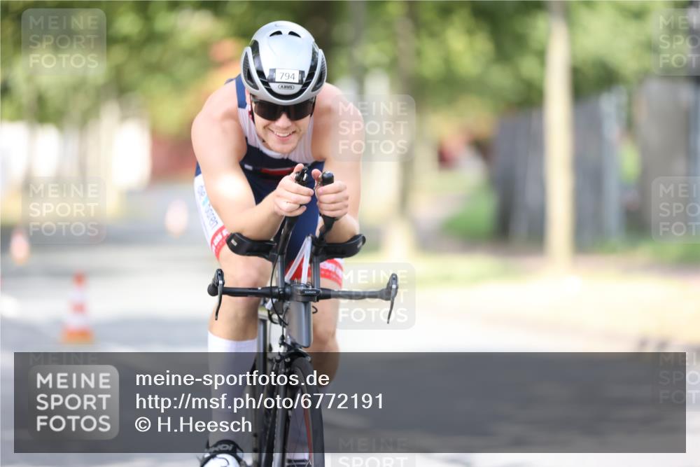 11.08.2024 - GEWOBA Citytriathlon Bremen H.Heesch http://msf.ph/oto/6772191 11.08.2024 11:36:50 Radfahren 794 meine-sportfotos.de