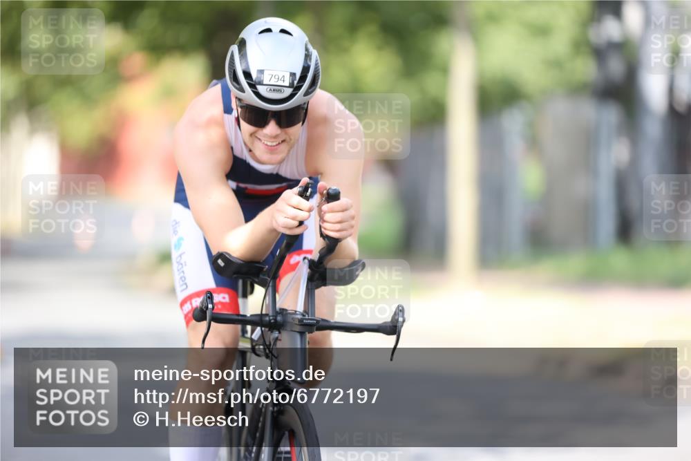 11.08.2024 - GEWOBA Citytriathlon Bremen H.Heesch http://msf.ph/oto/6772197 11.08.2024 11:36:50 Radfahren 794 meine-sportfotos.de