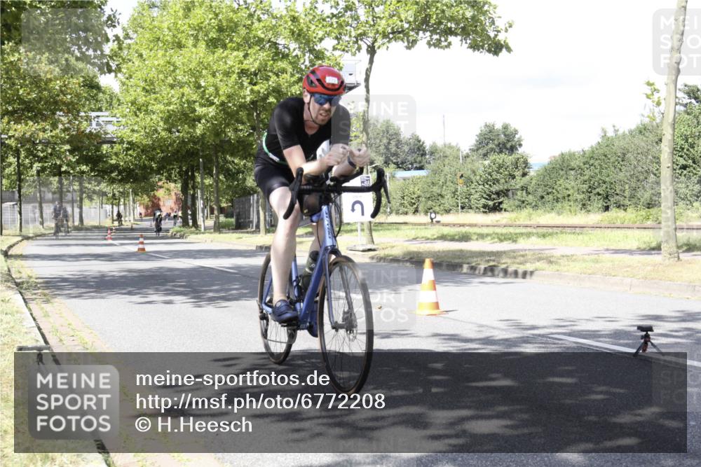 11.08.2024 - GEWOBA Citytriathlon Bremen H.Heesch http://msf.ph/oto/6772208 11.08.2024 13:08:26 Radfahren 232, 239, 241, 253, 271, 327 meine-sportfotos.de