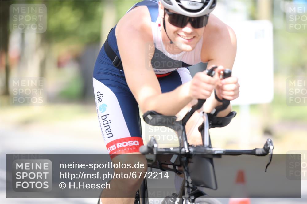 11.08.2024 - GEWOBA Citytriathlon Bremen H.Heesch http://msf.ph/oto/6772214 11.08.2024 11:36:50 Radfahren 794 meine-sportfotos.de