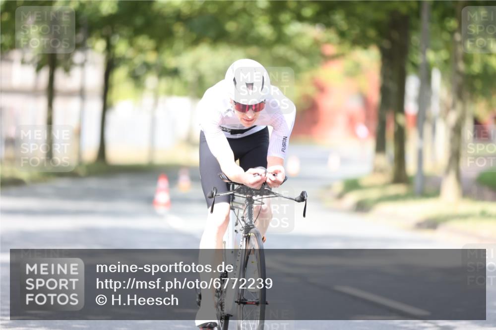 11.08.2024 - GEWOBA Citytriathlon Bremen H.Heesch http://msf.ph/oto/6772239 11.08.2024 11:37:26 Radfahren 844 meine-sportfotos.de