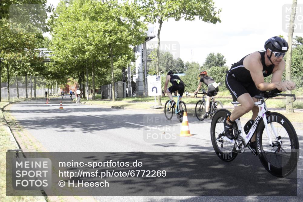 11.08.2024 - GEWOBA Citytriathlon Bremen H.Heesch http://msf.ph/oto/6772269 11.08.2024 13:09:47 Radfahren 264, 288, 468, 471, 537 meine-sportfotos.de