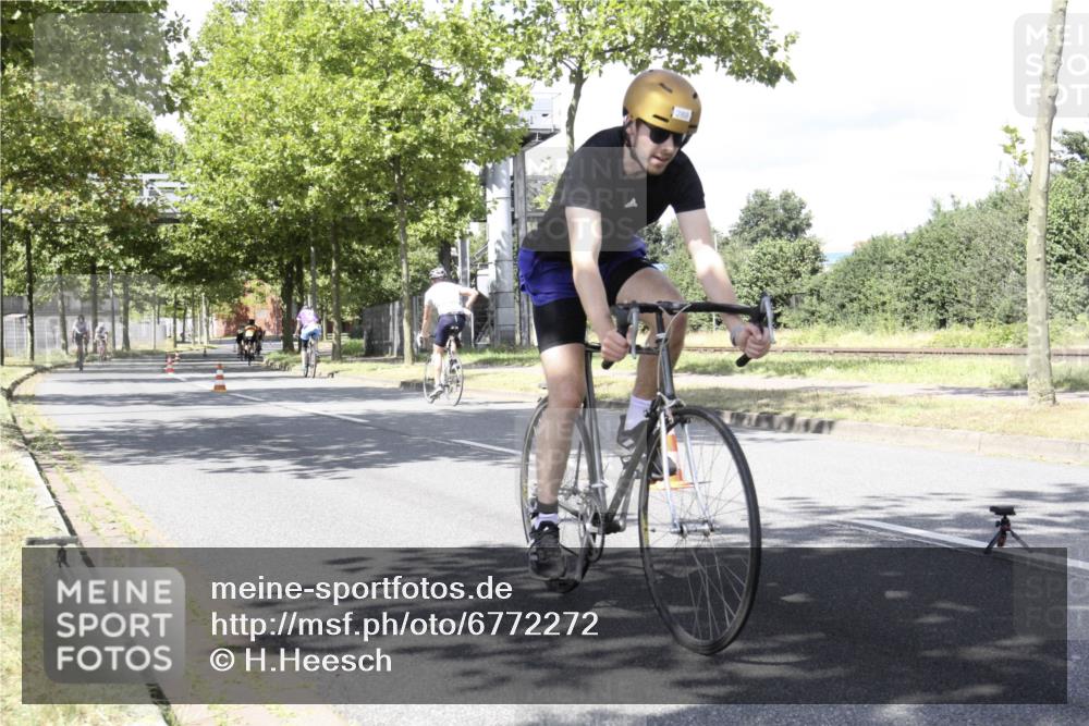 11.08.2024 - GEWOBA Citytriathlon Bremen H.Heesch http://msf.ph/oto/6772272 11.08.2024 13:09:54 Radfahren 264, 288, 336, 468, 471, 537 meine-sportfotos.de