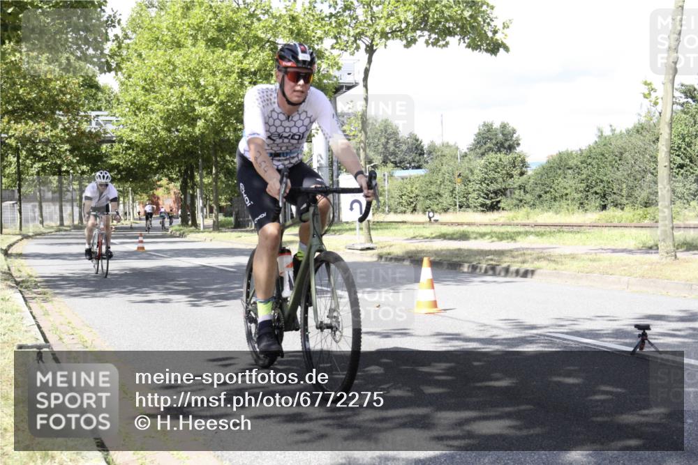 11.08.2024 - GEWOBA Citytriathlon Bremen H.Heesch http://msf.ph/oto/6772275 11.08.2024 13:09:59 Radfahren 264, 288, 336, 471 meine-sportfotos.de