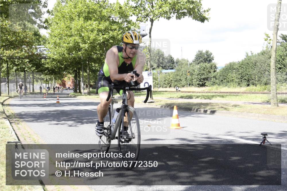 11.08.2024 - GEWOBA Citytriathlon Bremen H.Heesch http://msf.ph/oto/6772350 11.08.2024 13:11:11 Radfahren 223, 233, 234, 293, 315, 321, 426, 428, 459, 492, 534, 538 meine-sportfotos.de