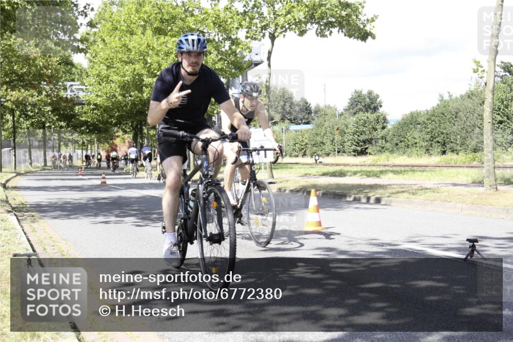 11.08.2024 - GEWOBA Citytriathlon Bremen H.Heesch http://msf.ph/oto/6772380 11.08.2024 13:11:28 Radfahren 212, 217, 223, 233, 262, 278, 282, 308, 311, 315, 324, 337, 426, 428, 459, 474, 518, 538, 542 meine-sportfotos.de