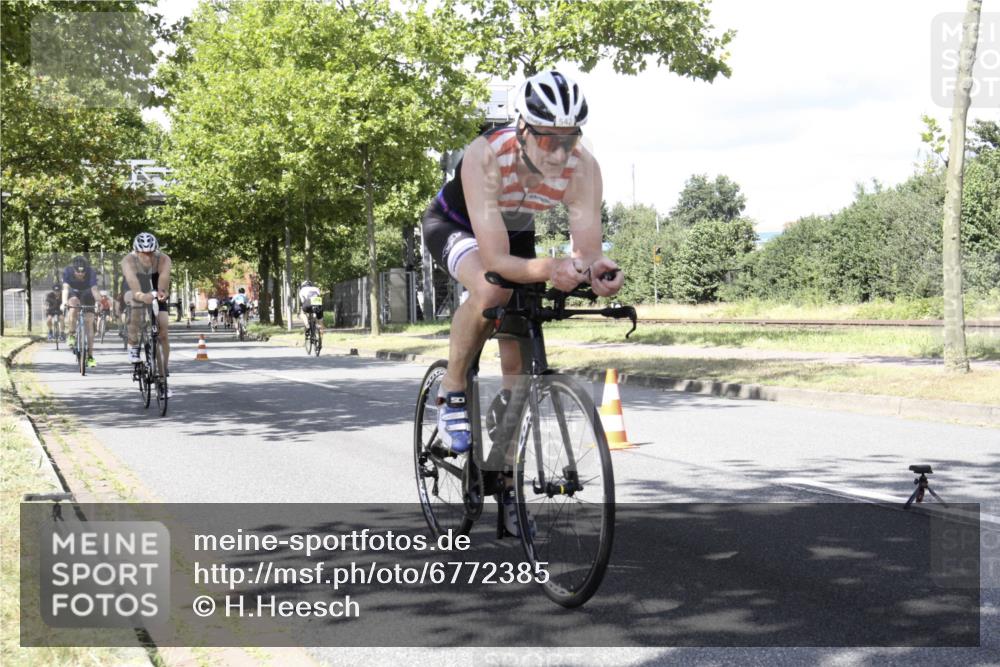 11.08.2024 - GEWOBA Citytriathlon Bremen H.Heesch http://msf.ph/oto/6772385 11.08.2024 13:11:33 Radfahren 212, 217, 223, 233, 262, 278, 282, 308, 311, 315, 324, 337, 379, 413, 426, 428, 474, 487, 518, 538, 542 meine-sportfotos.de