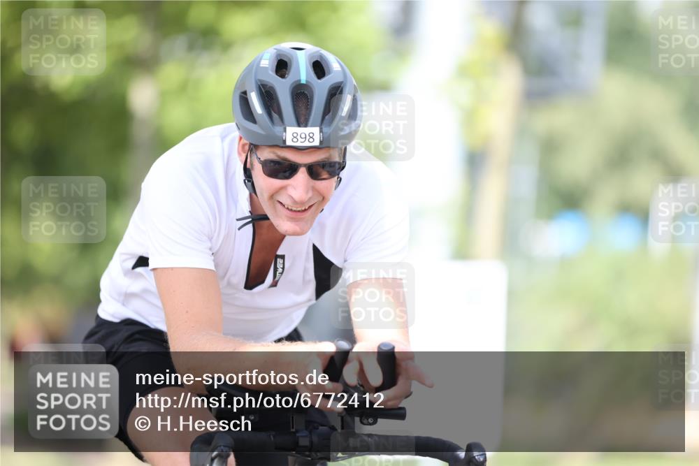 11.08.2024 - GEWOBA Citytriathlon Bremen H.Heesch http://msf.ph/oto/6772412 11.08.2024 11:37:44 Radfahren 751, 804, 856, 898 meine-sportfotos.de