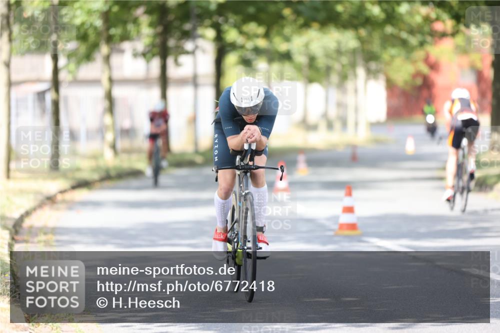 11.08.2024 - GEWOBA Citytriathlon Bremen H.Heesch http://msf.ph/oto/6772418 11.08.2024 11:37:53 Radfahren 751, 804, 856, 898 meine-sportfotos.de