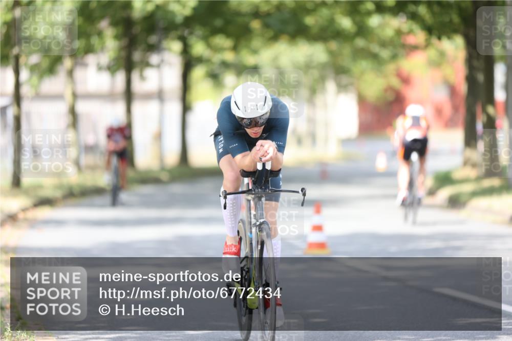 11.08.2024 - GEWOBA Citytriathlon Bremen H.Heesch http://msf.ph/oto/6772434 11.08.2024 11:37:53 Radfahren 751, 804, 856, 898 meine-sportfotos.de