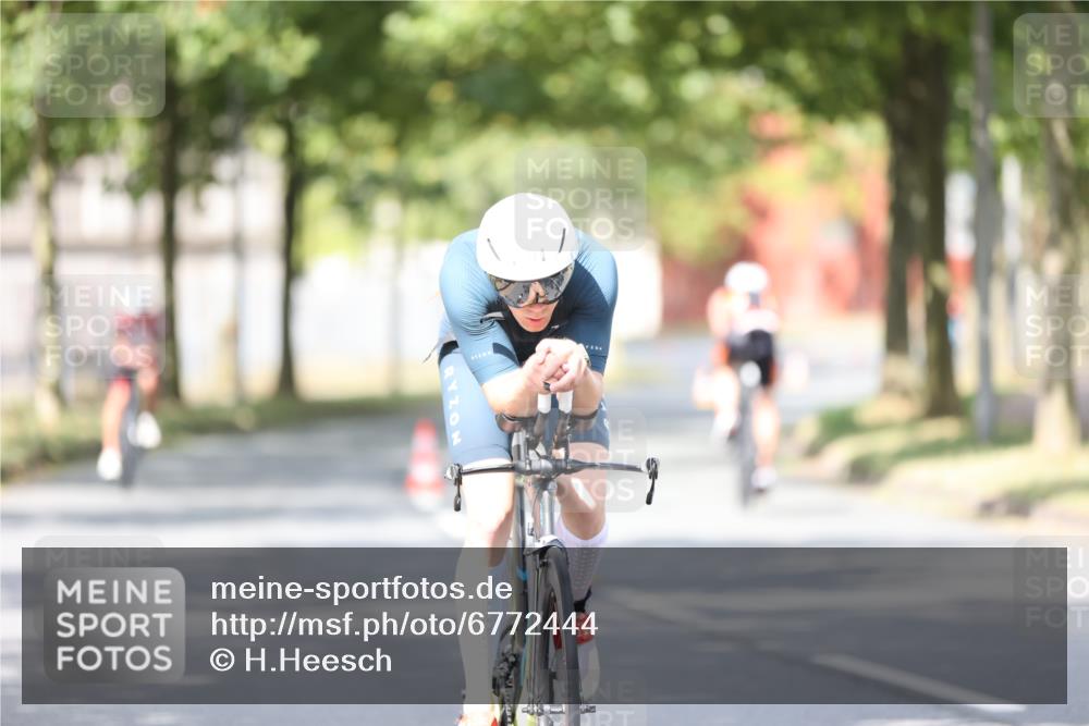 11.08.2024 - GEWOBA Citytriathlon Bremen H.Heesch http://msf.ph/oto/6772444 11.08.2024 11:37:53 Radfahren 751, 804, 856, 898 meine-sportfotos.de