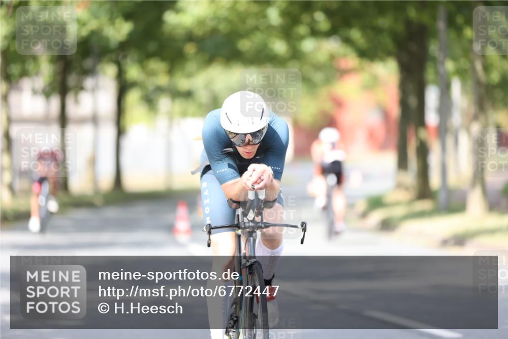 11.08.2024 - GEWOBA Citytriathlon Bremen H.Heesch http://msf.ph/oto/6772447 11.08.2024 11:37:53 Radfahren 751, 804, 856, 898 meine-sportfotos.de
