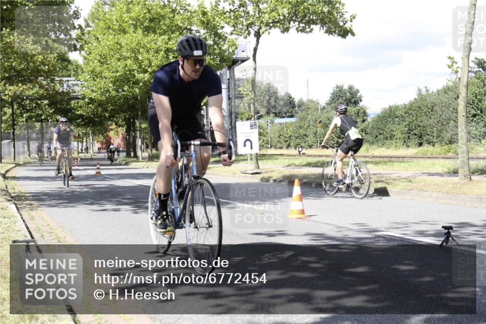 11.08.2024 - GEWOBA Citytriathlon Bremen H.Heesch http://msf.ph/oto/6772454 11.08.2024 13:12:20 Radfahren 231, 242, 272, 319, 347, 350, 351, 363, 372, 381, 390, 414, 425, 435, 510 meine-sportfotos.de
