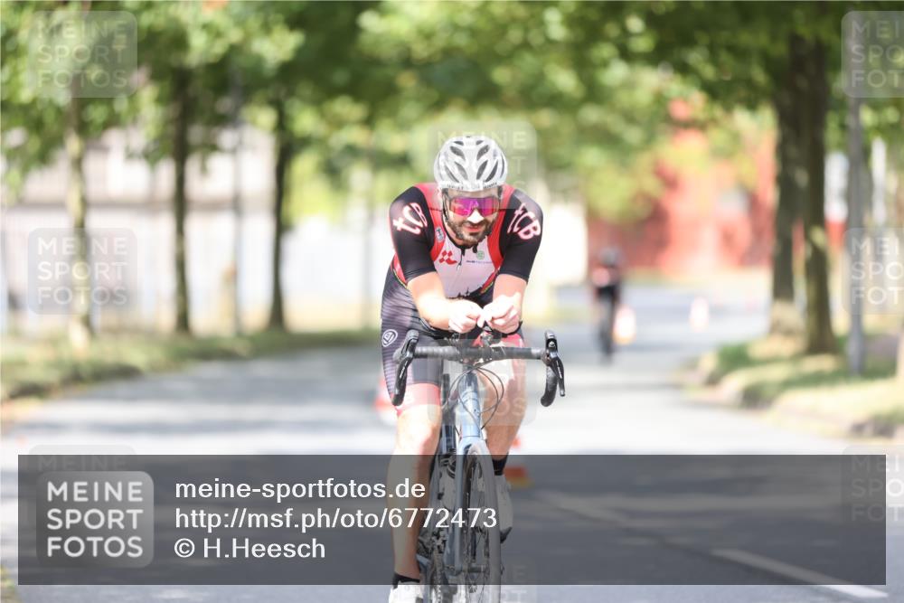 11.08.2024 - GEWOBA Citytriathlon Bremen H.Heesch http://msf.ph/oto/6772473 11.08.2024 11:37:56 Radfahren 751, 804, 898 meine-sportfotos.de