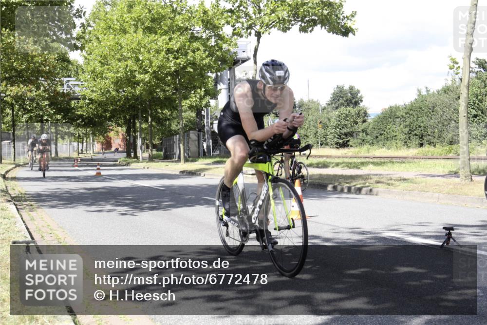 11.08.2024 - GEWOBA Citytriathlon Bremen H.Heesch http://msf.ph/oto/6772478 11.08.2024 13:12:34 Radfahren 310, 319, 331, 350, 363, 368, 372, 425, 434 meine-sportfotos.de