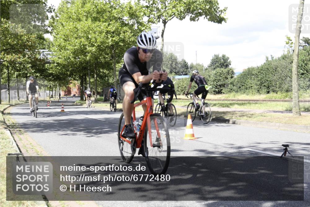11.08.2024 - GEWOBA Citytriathlon Bremen H.Heesch http://msf.ph/oto/6772480 11.08.2024 13:12:36 Radfahren 310, 319, 331, 346, 350, 363, 368, 372, 425, 434 meine-sportfotos.de