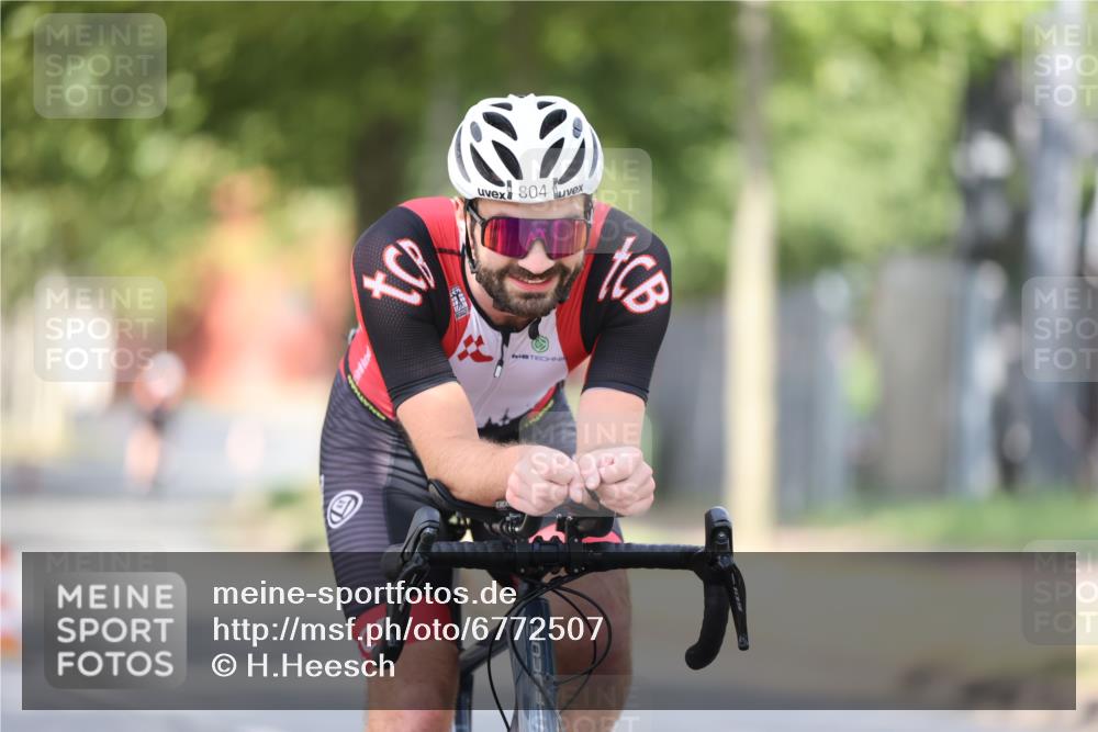 11.08.2024 - GEWOBA Citytriathlon Bremen H.Heesch http://msf.ph/oto/6772507 11.08.2024 11:37:57 Radfahren 751, 804, 898 meine-sportfotos.de