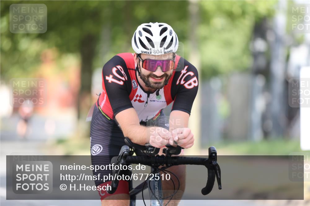 11.08.2024 - GEWOBA Citytriathlon Bremen H.Heesch http://msf.ph/oto/6772510 11.08.2024 11:37:57 Radfahren 751, 804, 898 meine-sportfotos.de