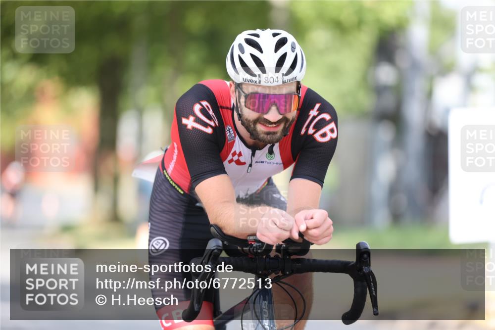 11.08.2024 - GEWOBA Citytriathlon Bremen H.Heesch http://msf.ph/oto/6772513 11.08.2024 11:37:57 Radfahren 751, 804, 898 meine-sportfotos.de
