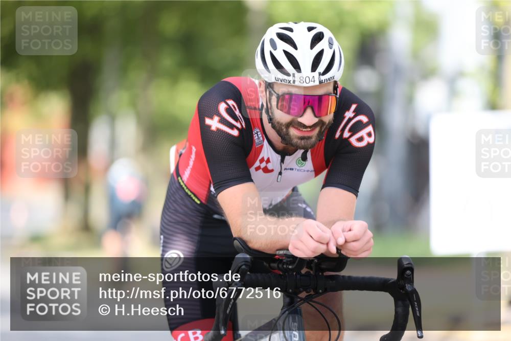 11.08.2024 - GEWOBA Citytriathlon Bremen H.Heesch http://msf.ph/oto/6772516 11.08.2024 11:37:57 Radfahren 751, 804, 898 meine-sportfotos.de