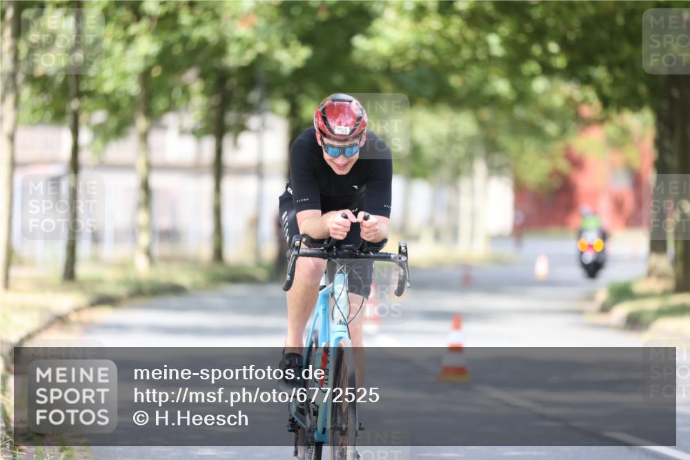 11.08.2024 - GEWOBA Citytriathlon Bremen H.Heesch http://msf.ph/oto/6772525 11.08.2024 11:38:26 Radfahren 781, 791 meine-sportfotos.de