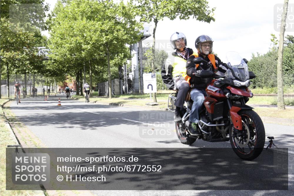 11.08.2024 - GEWOBA Citytriathlon Bremen H.Heesch http://msf.ph/oto/6772552 11.08.2024 13:14:04 Radfahren 221, 364, 387, 388, 411, 423, 432, 437, 438, 439, 461, 472, 475, 482, 502 meine-sportfotos.de